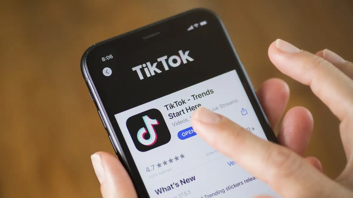 Fenomena Anak Muda dengan TikTok: Mengapa Begitu Diminati?